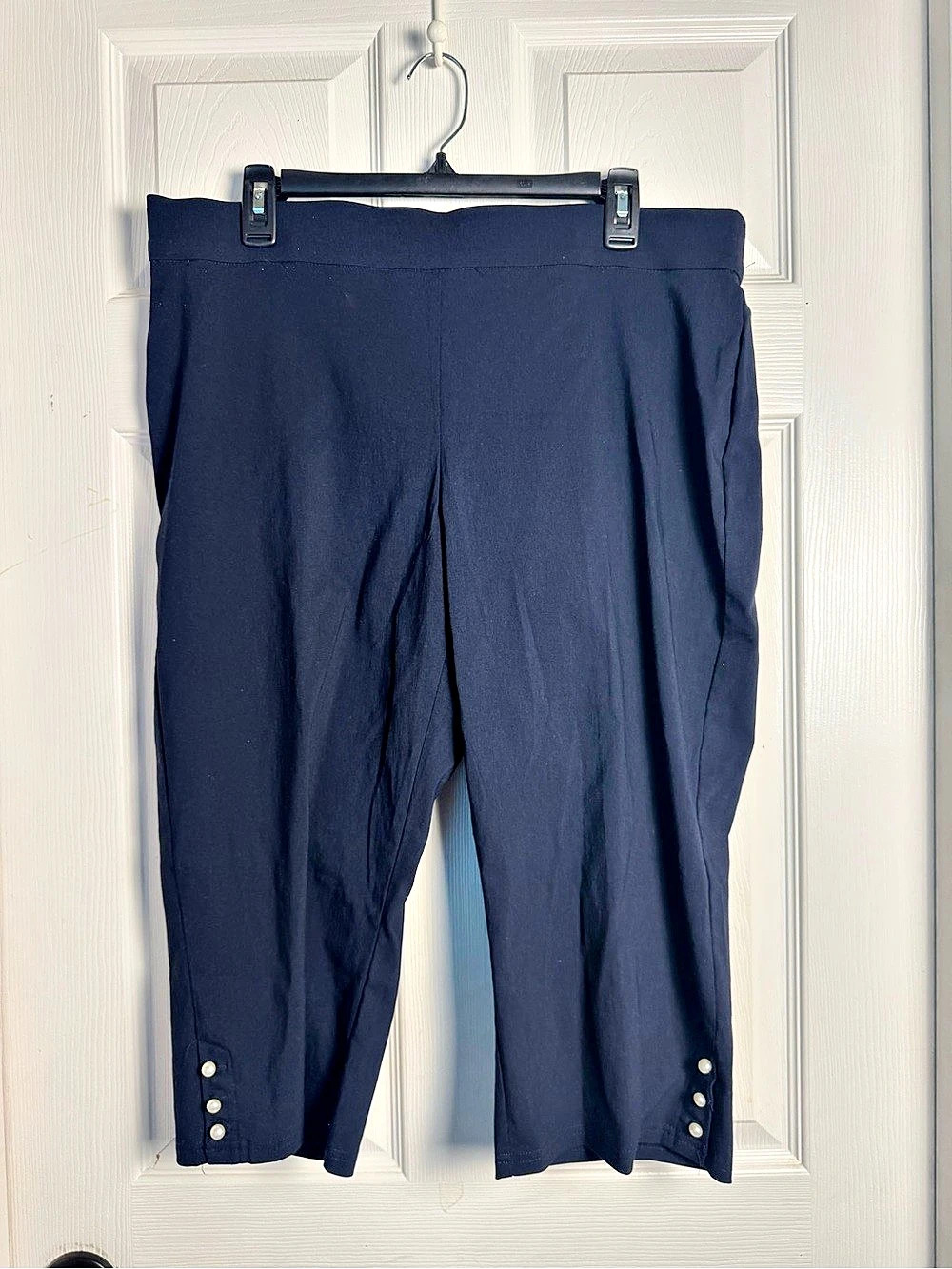 89th + Madison Navy Capri Pants Size 16 Like New